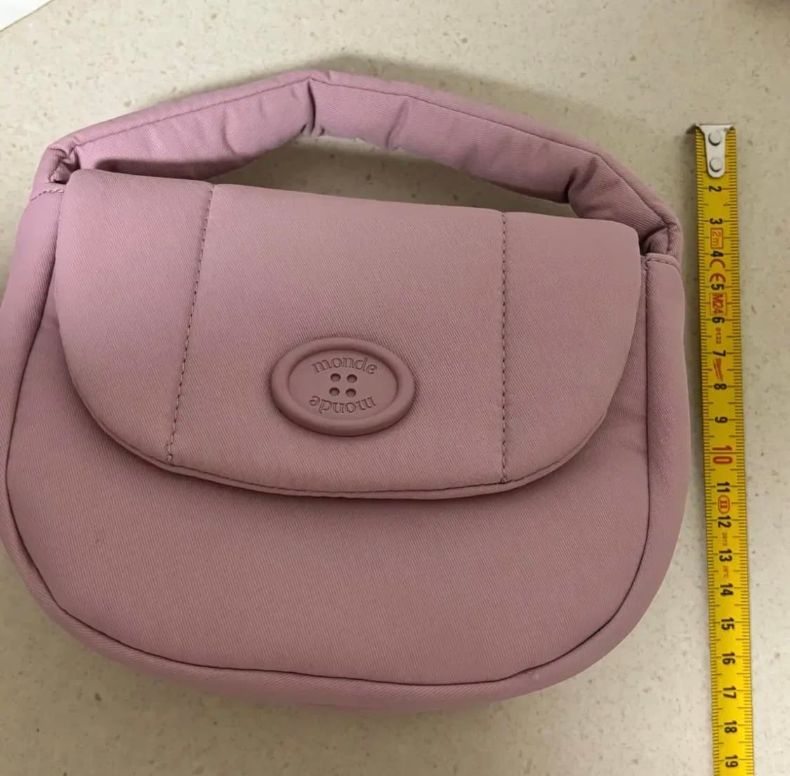 몽드몽드 클래식 버튼 패딩 크로스 백 하프문 미니 가방 핑크 여성 토트백 상품이미지2