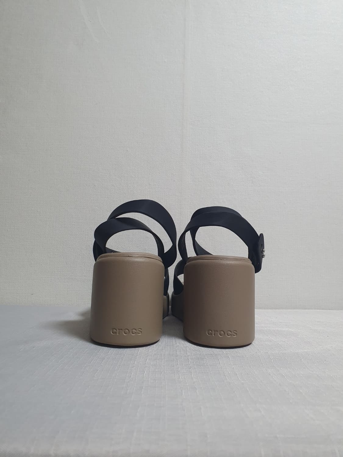 크록스 브루클린 앵클 스트랩 웨지 샌들 240mm 상품이미지4