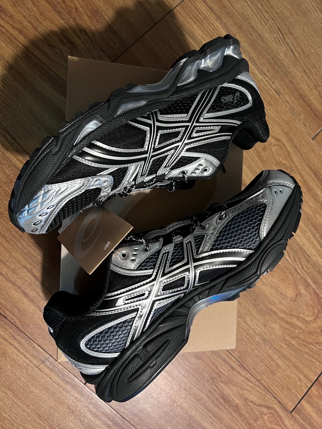 아식스 젤 님버스 10.1 블랙 퓨어 실버 270 상품이미지2