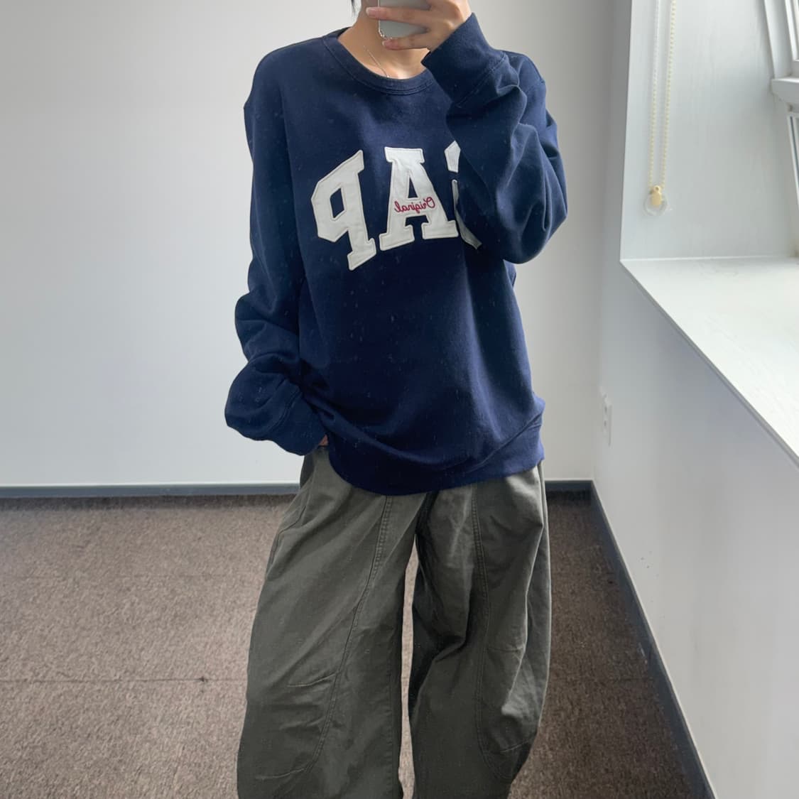 Gap 갭 아이보리 로고 네이비 맨투맨 상품이미지2