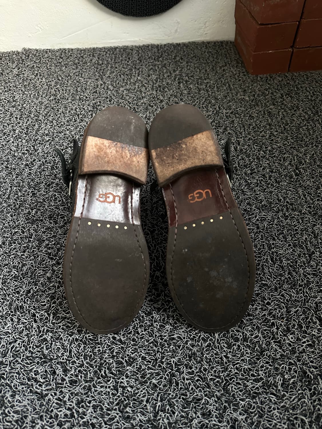 UGG 블랙 가죽 앵클 부츠 240 상품이미지5