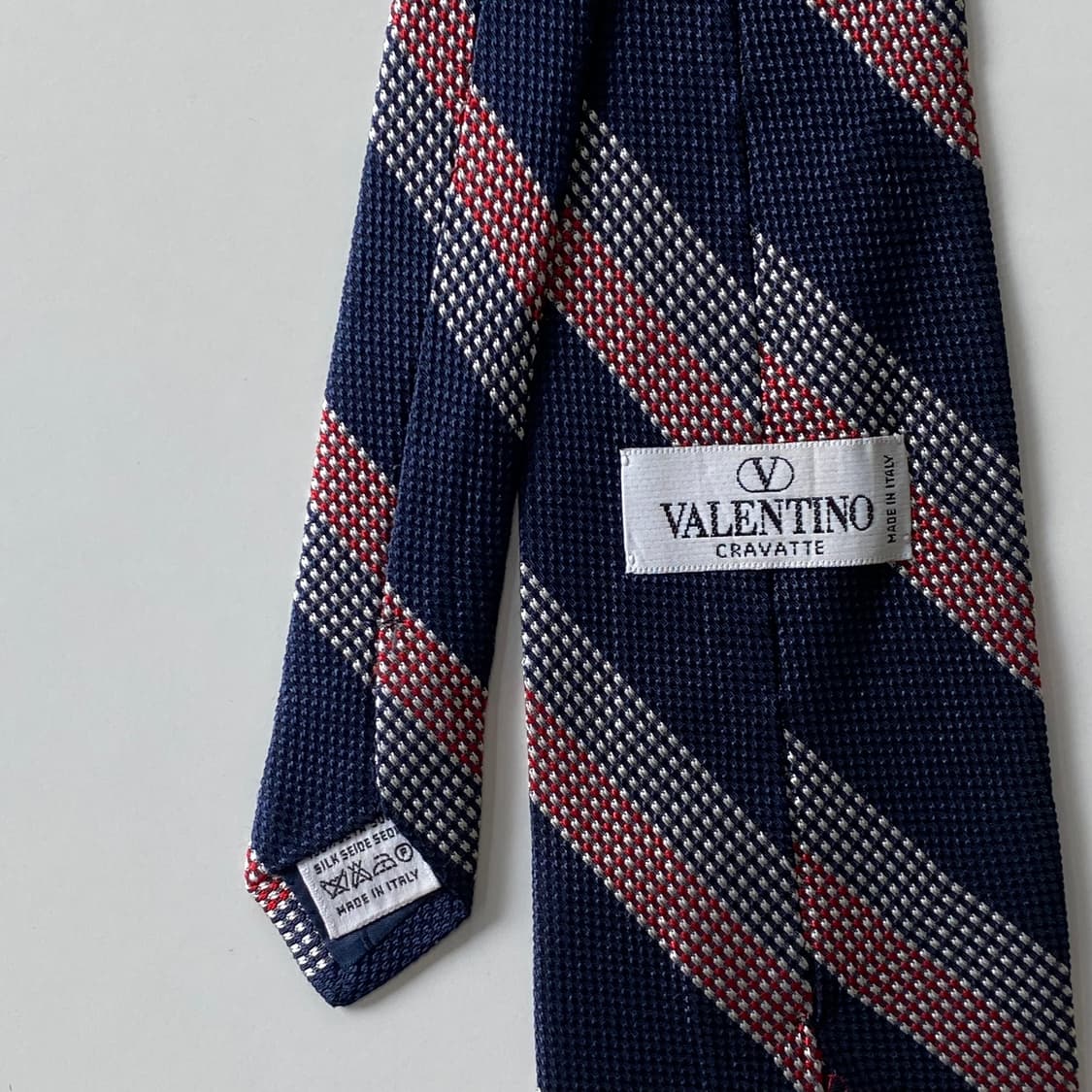 발렌티노(Valentino Garavani) 심플로고 정품 명품넥타이 상품이미지5