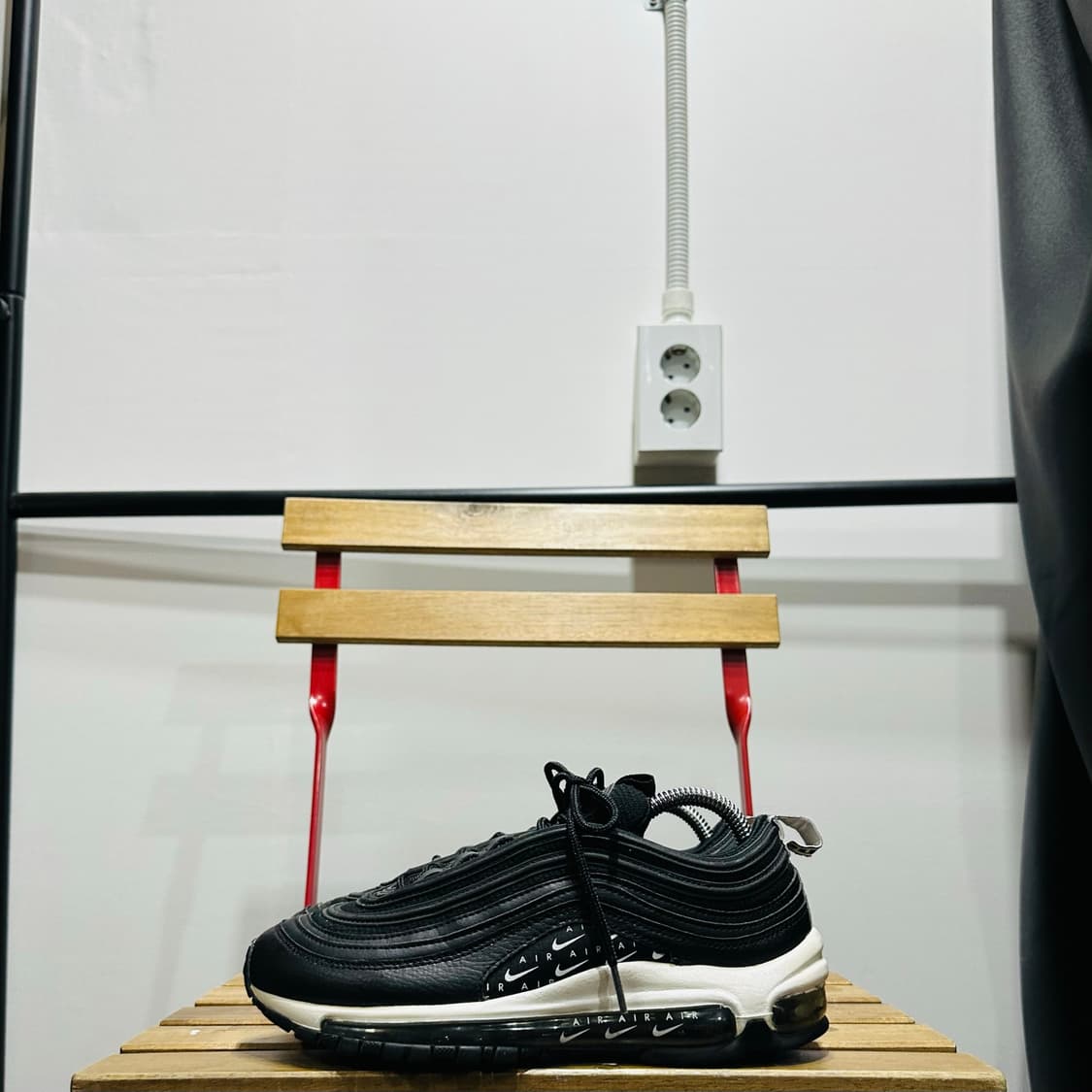 245) 나이키 운동화 여성 여자 신발 에어맥스 97 블랙 상품이미지4