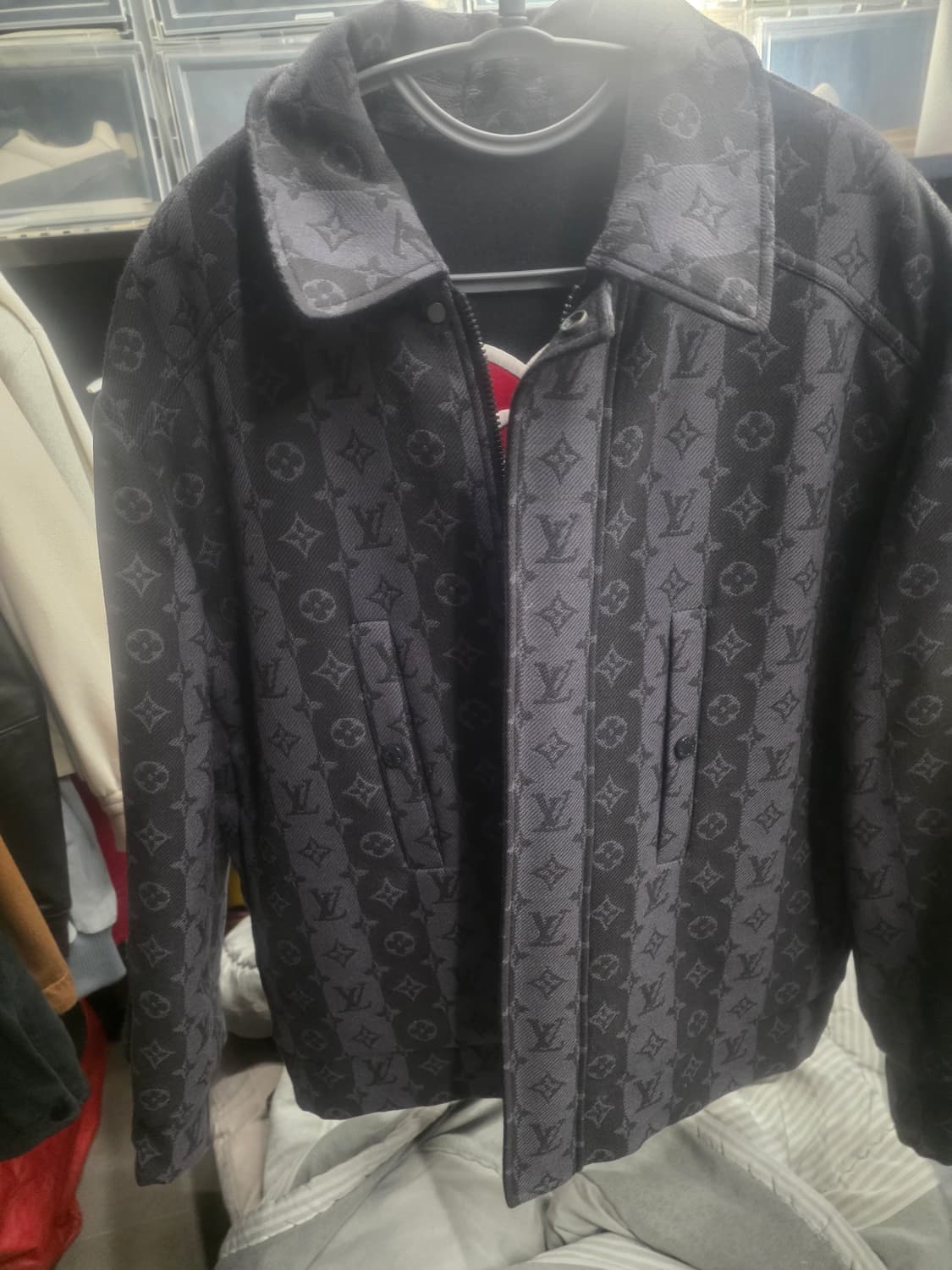 신세계센텀점 루이비통 니고 양면 모노그램 블루종보머 자켓 팔아요 상품이미지8