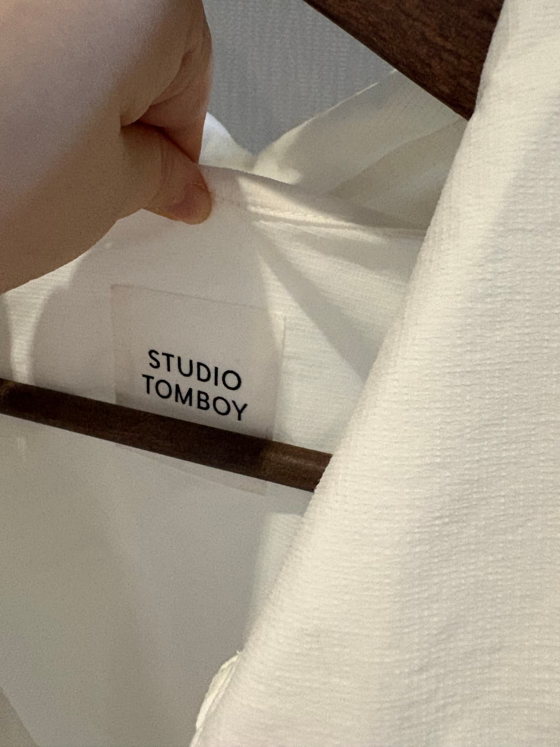 톰보이 화이트 박시 바람막이 상품이미지3