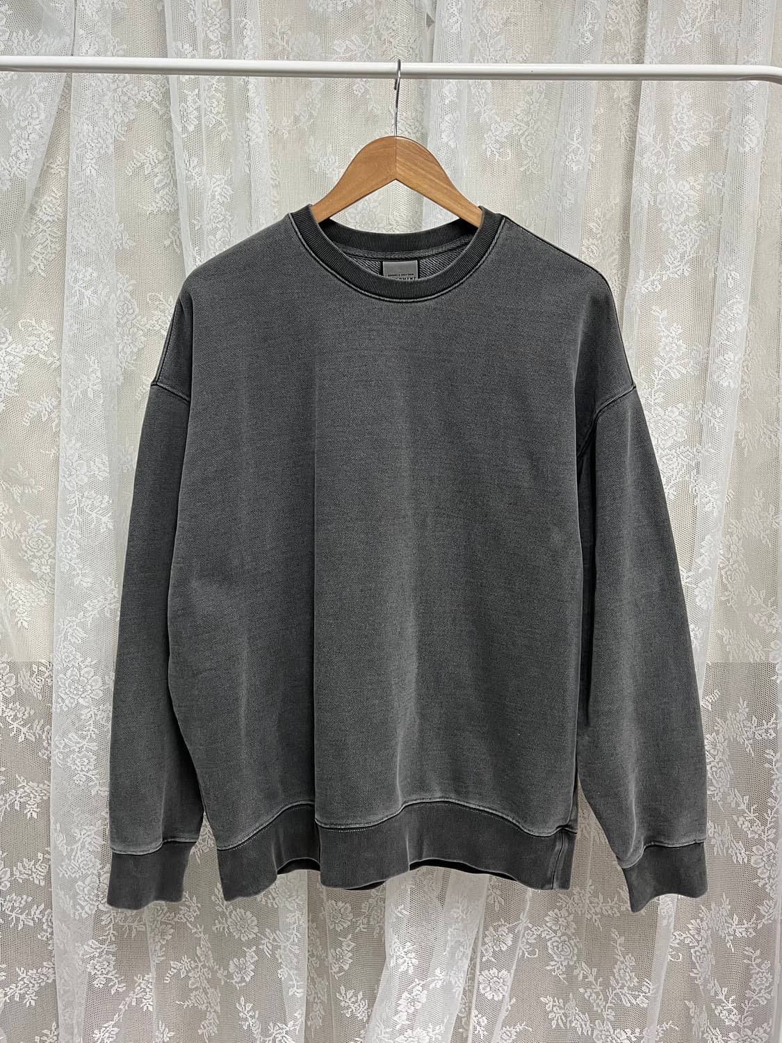 L) 소버먼트 피그먼트 스웻셔츠 맨투맨 차콜 상품이미지1