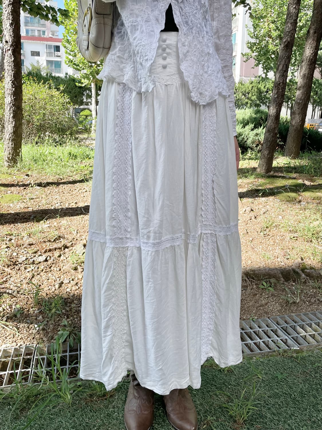 퓨어 화이트 버튼 레이스 롱스커트 상품이미지3