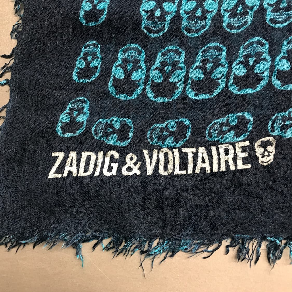 쟈딕앤볼테르 스컬 패턴 스카프 상품이미지4