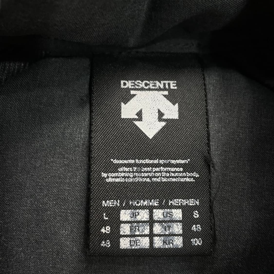 100 데상트 방풍 패딩 상품이미지3