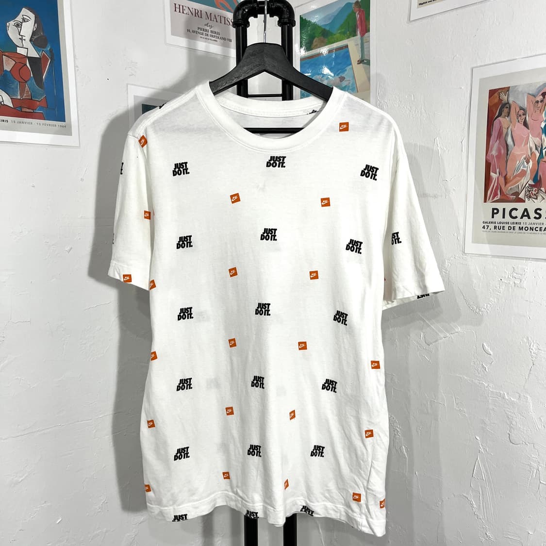 나이키 로고 패턴 티셔츠 상품이미지1