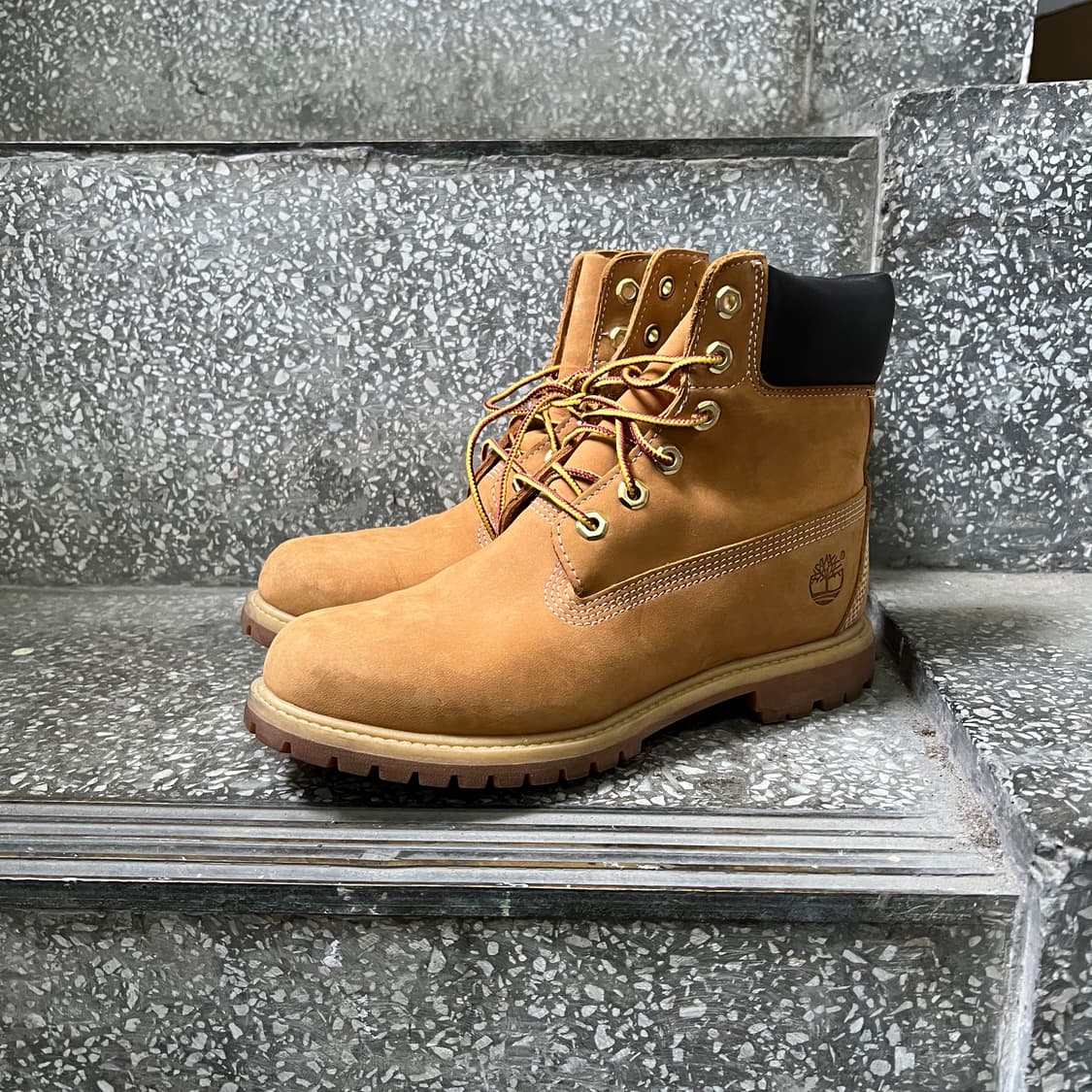 우먼스 팀버랜드 6인치 워터프루프 부츠 위트 누벅 상품이미지1