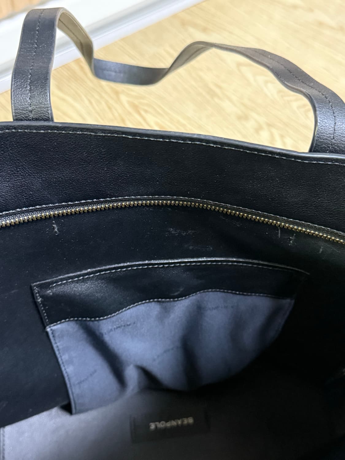 빈폴 블랙 가죽 숄퍼백 상품이미지4