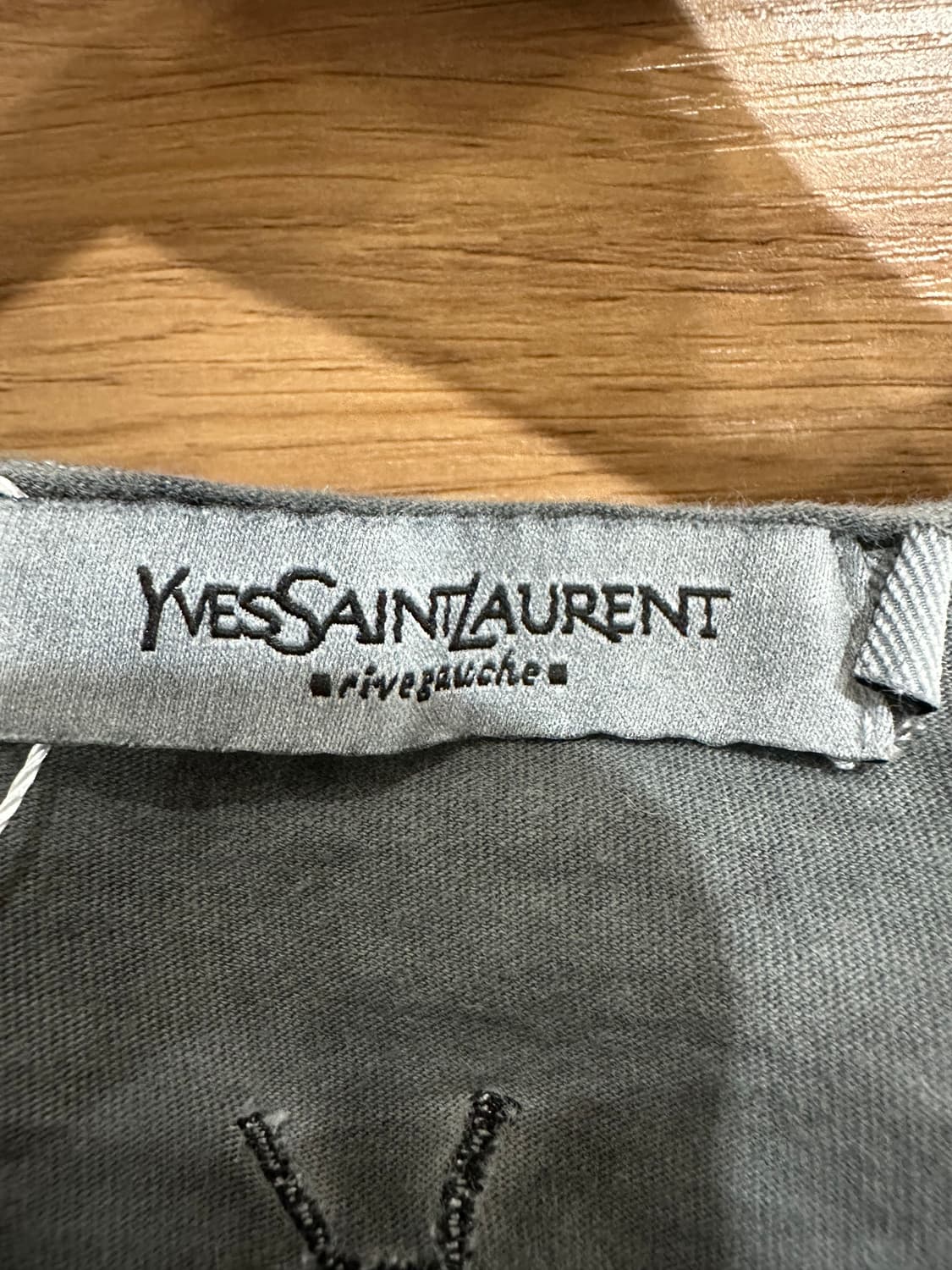 YSL 입생로랑 스터드 반팔 티셔츠 상품이미지7