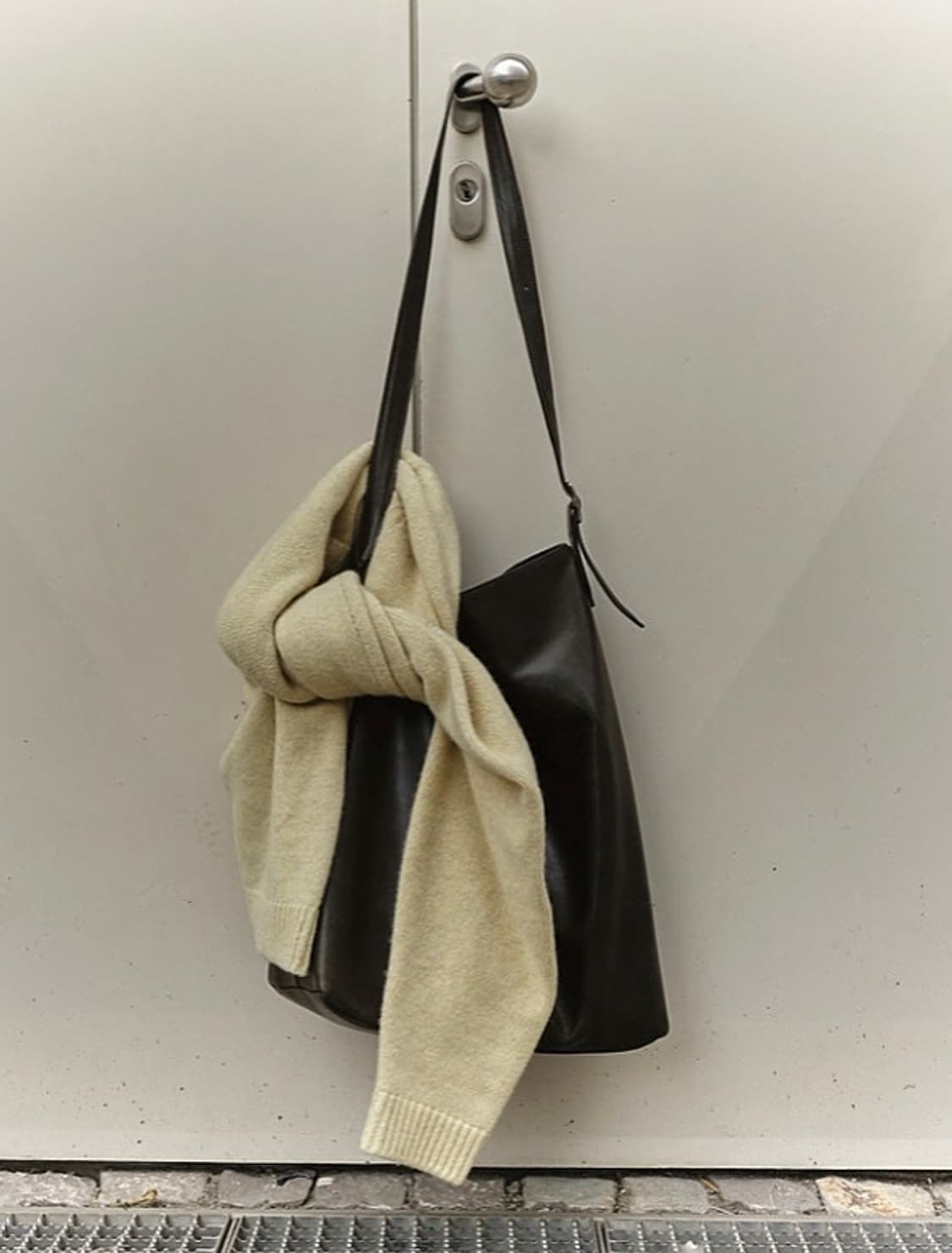 강정석 PERMANENT LEATHER BAG 02 (BLACK) 상품이미지5