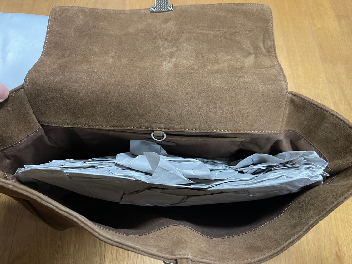 리본빛 말로우백 스웨이드 판매합니다 상품이미지2