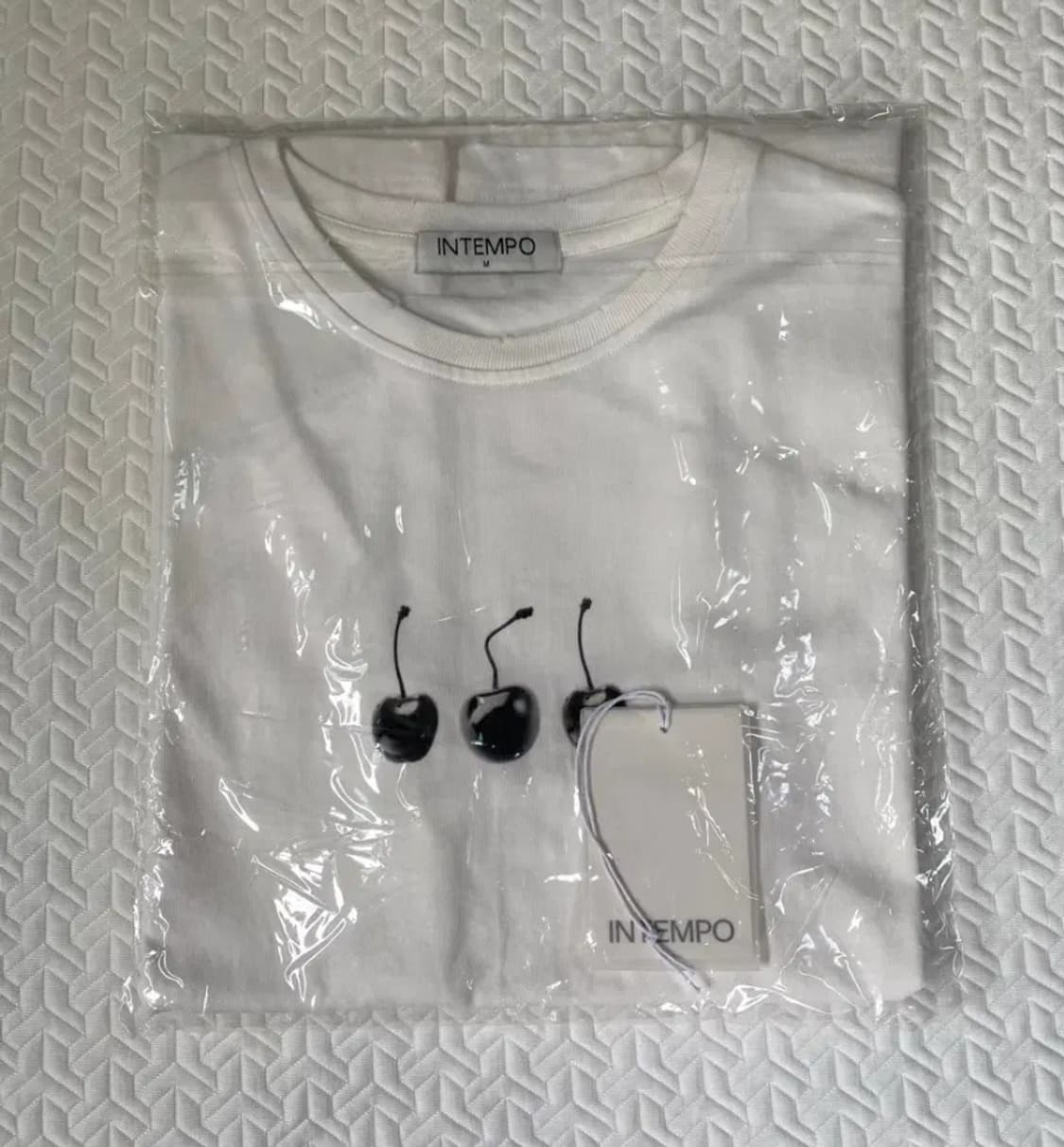 인템포무드 블랙 체리 그래픽 숏 슬리브 화이트 m 상품이미지2