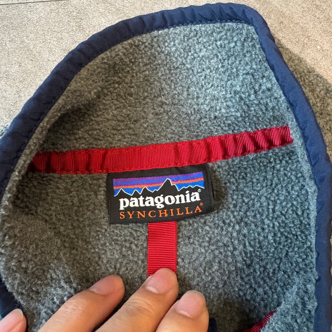파타고니아 정품 신칠라 그레이 니켈 스냅티  상품이미지5