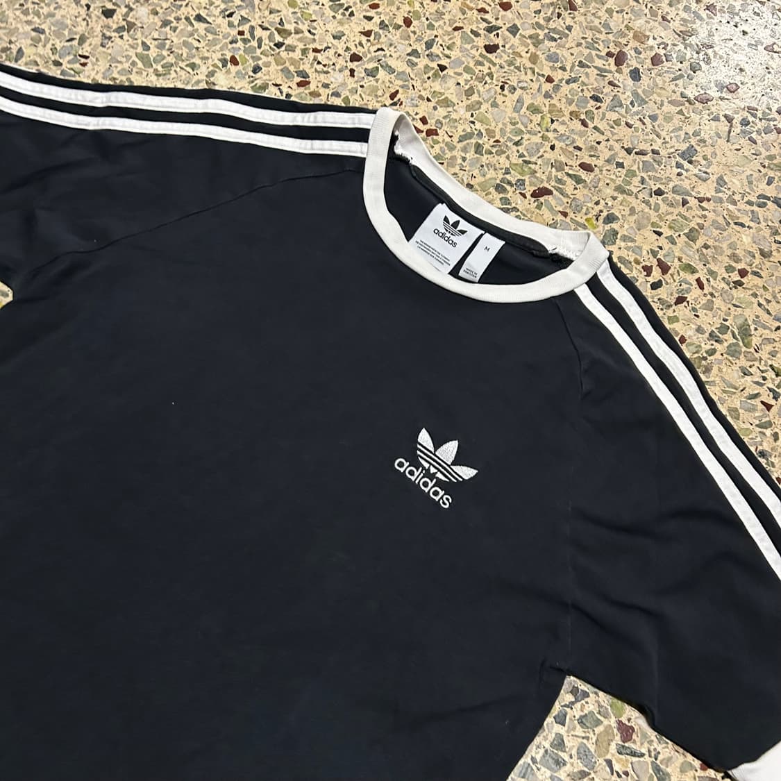 아디다스(ADIDAS)블랙 링거티 상품이미지2