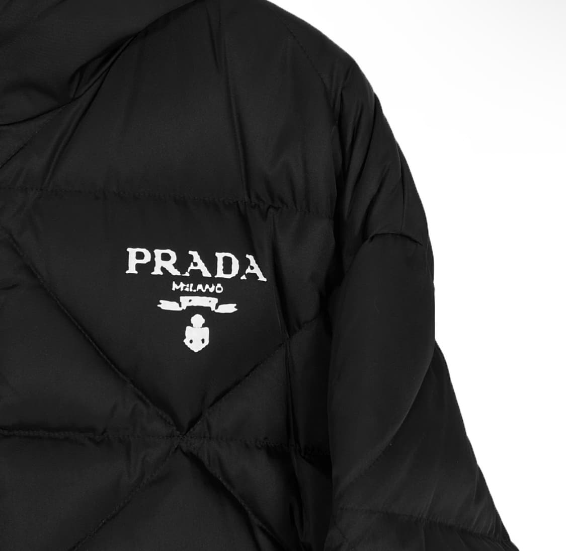 [XXL] 프라다 남성 삼각로고 리나일론 다운 코트 롱 패딩 자켓 블랙 상품이미지4