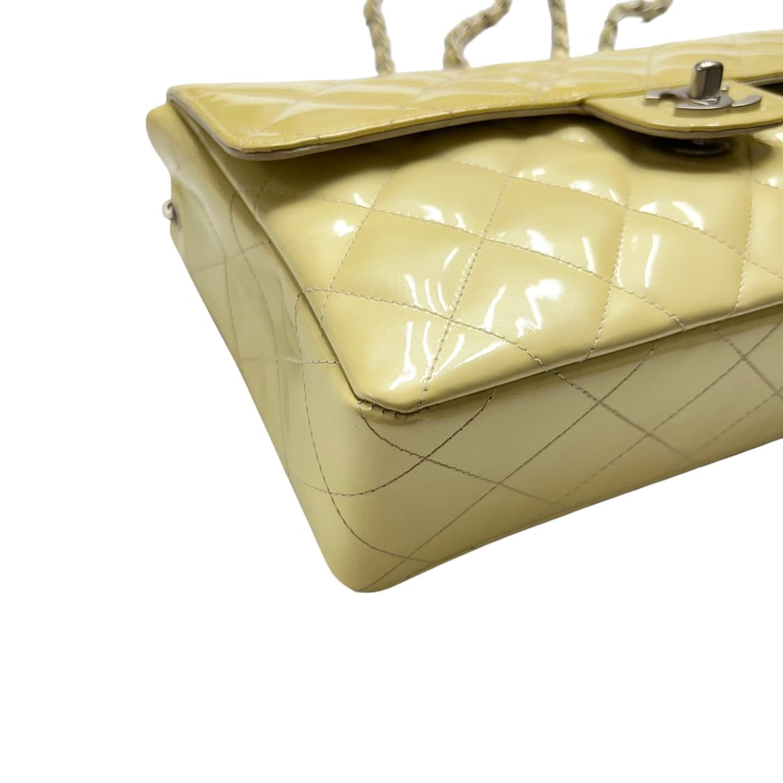 샤넬 클래식 플랩백 페이턴트 옐로우 상품이미지3