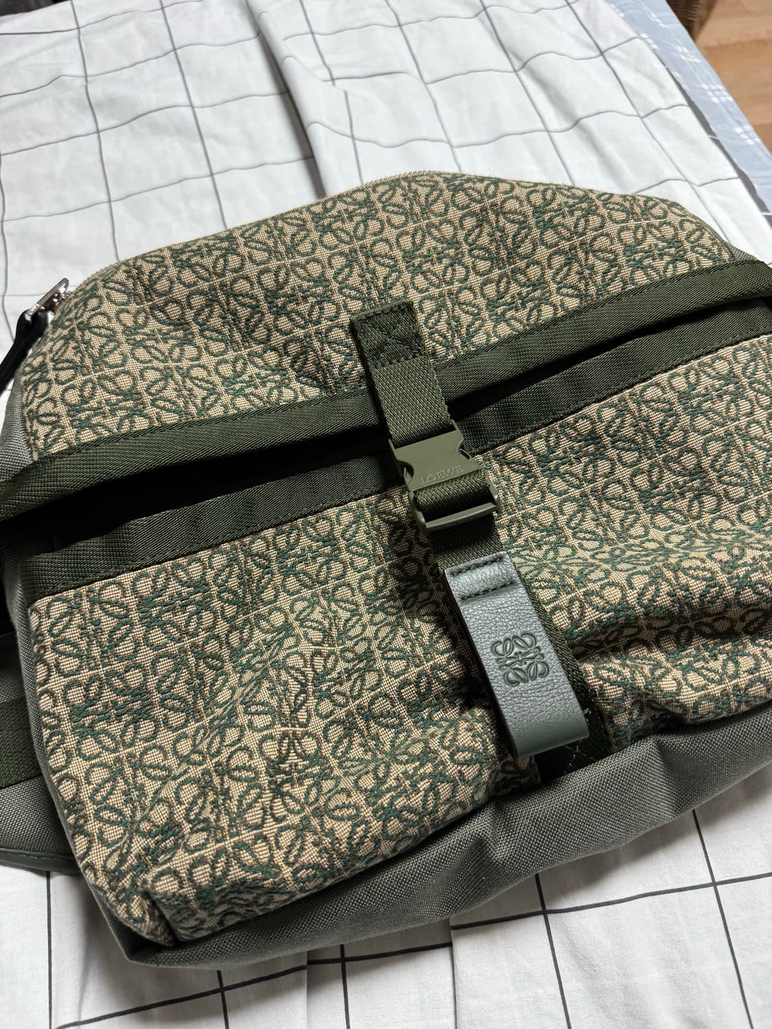 로에베(LOEWE) 포스트맨 백 상품이미지2