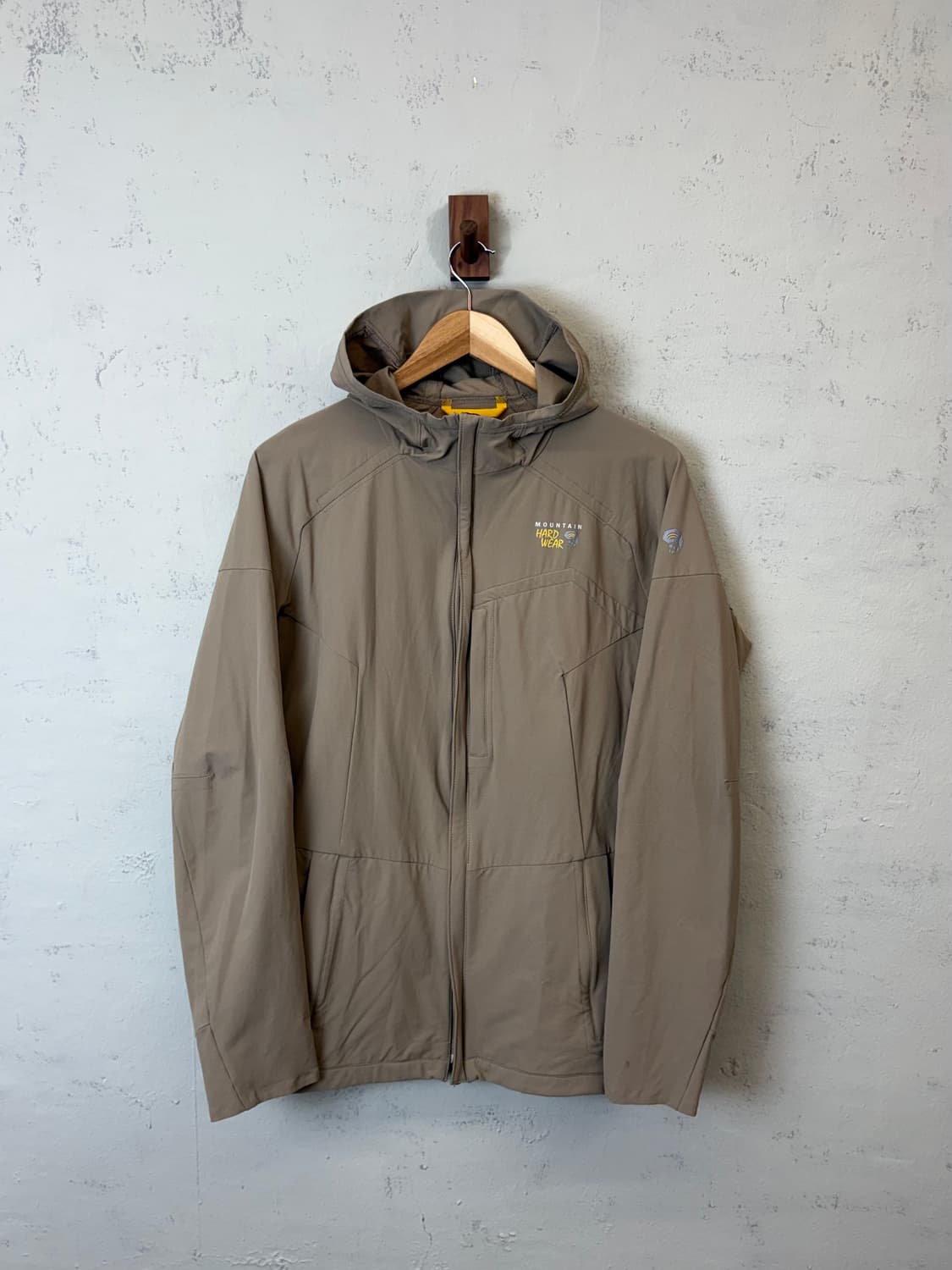 마운틴하드웨어 나일론 스트레치자켓 베이지 상품이미지1