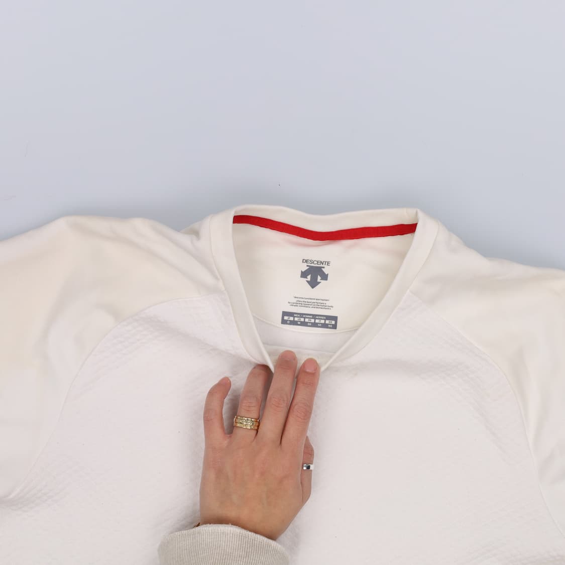 105 데상트 긴팔티(오염) 0220H1 상품이미지5