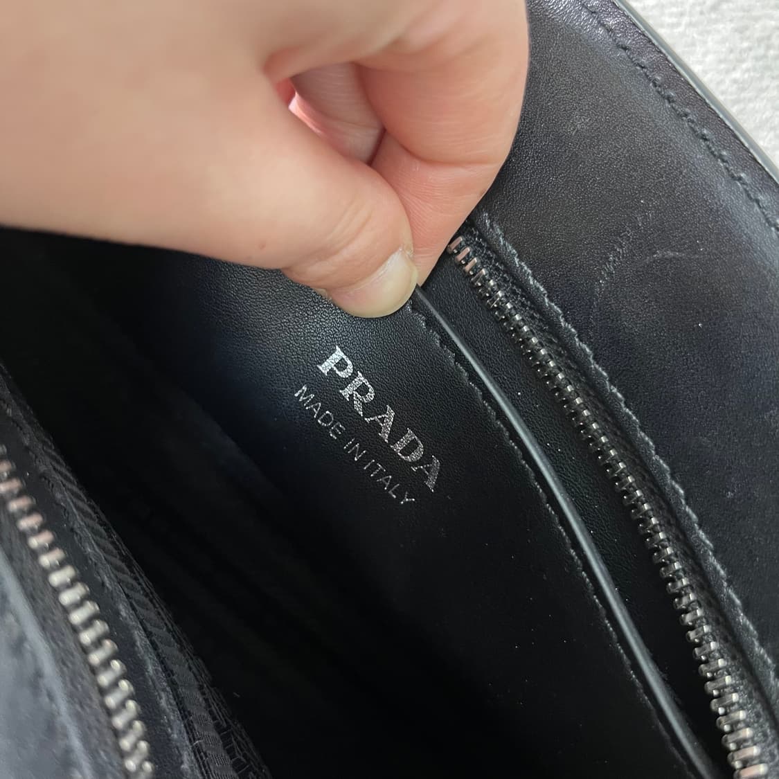 프라다 크리스틴 사피아노 도트백 상품이미지8