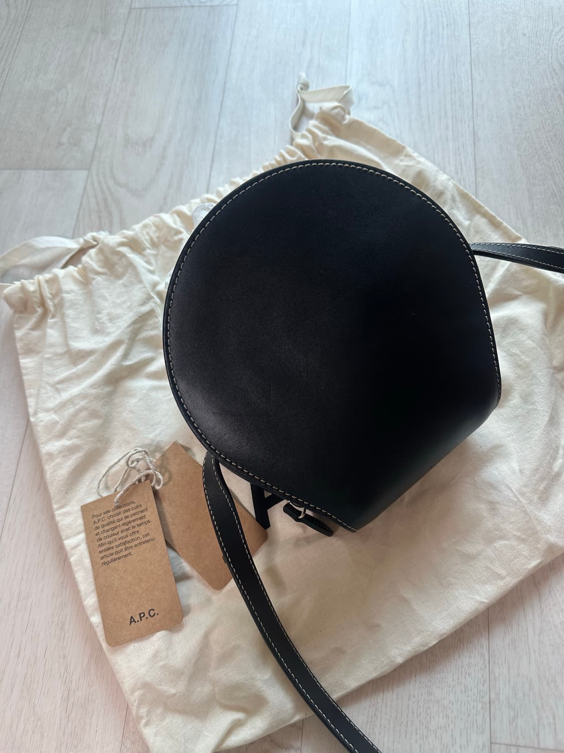 아페쎄 마일라 스몰백 블랙 상품이미지4