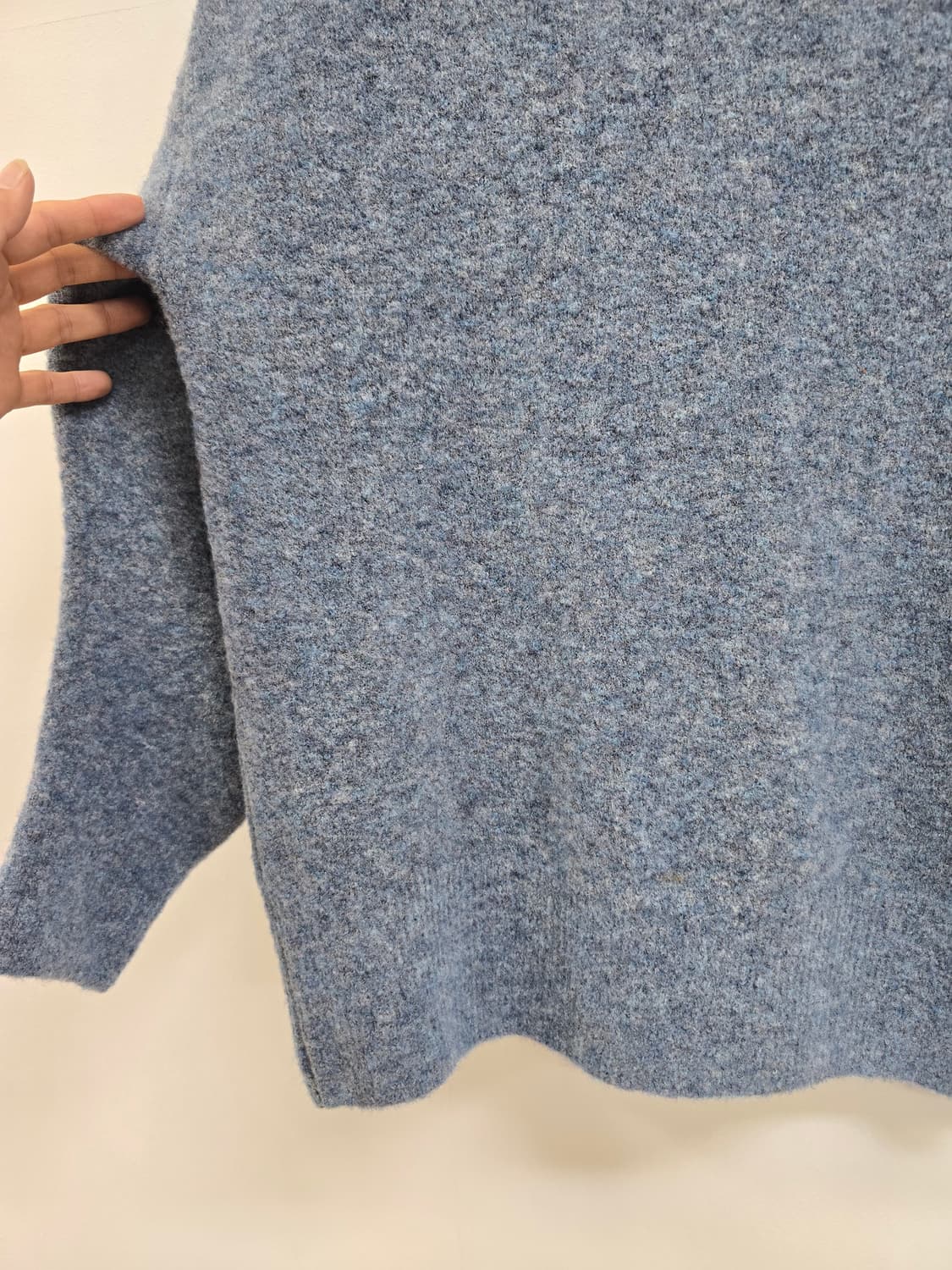 구호 하트넥라인 루즈핏 니트 상품이미지5