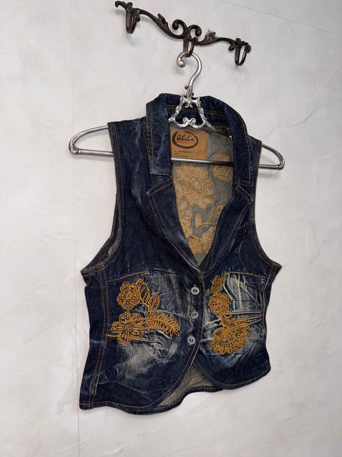 Washing denim floral embroidered vest 상품이미지2