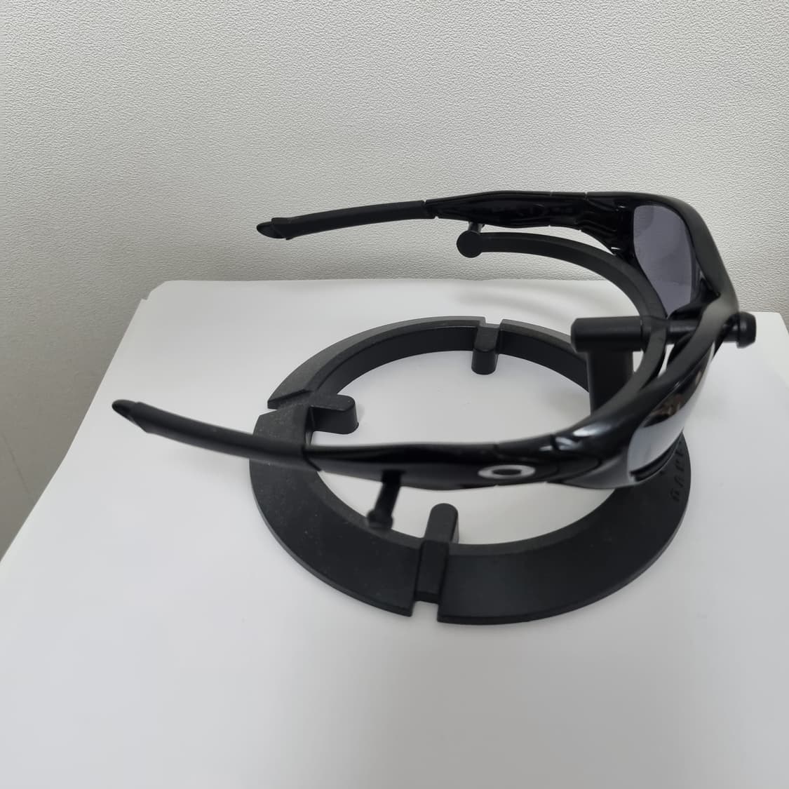 오클리 미뉴트 2.0 유광 블랙 상품이미지3