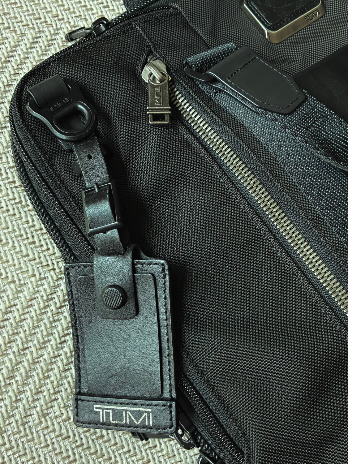 투미(TUMI) 알파 브라보 아비아노 슬림 브리프 서류가방 상품이미지4