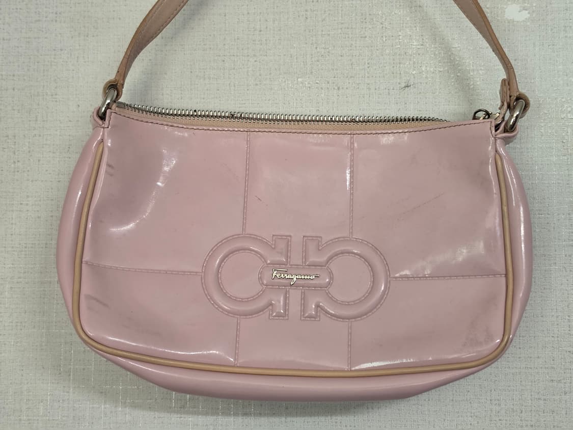 살바토레 페라가모 비비드 글로시 핑크 미니 클러치 백 상품이미지2