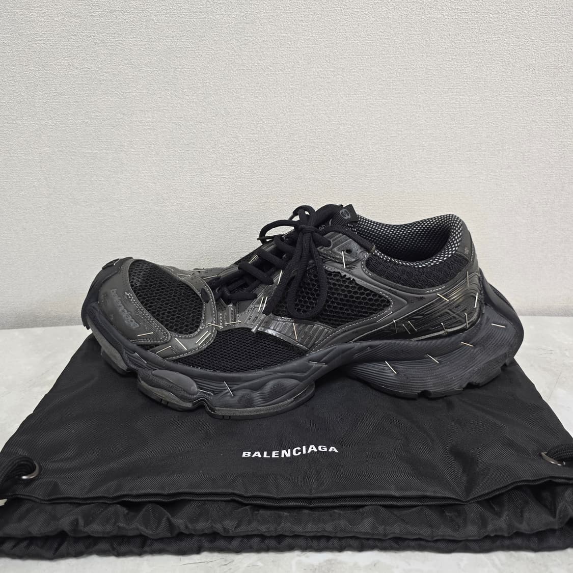 발렌시아가 스테이플러 스니커즈 신발 43사이즈 판매 상품이미지1