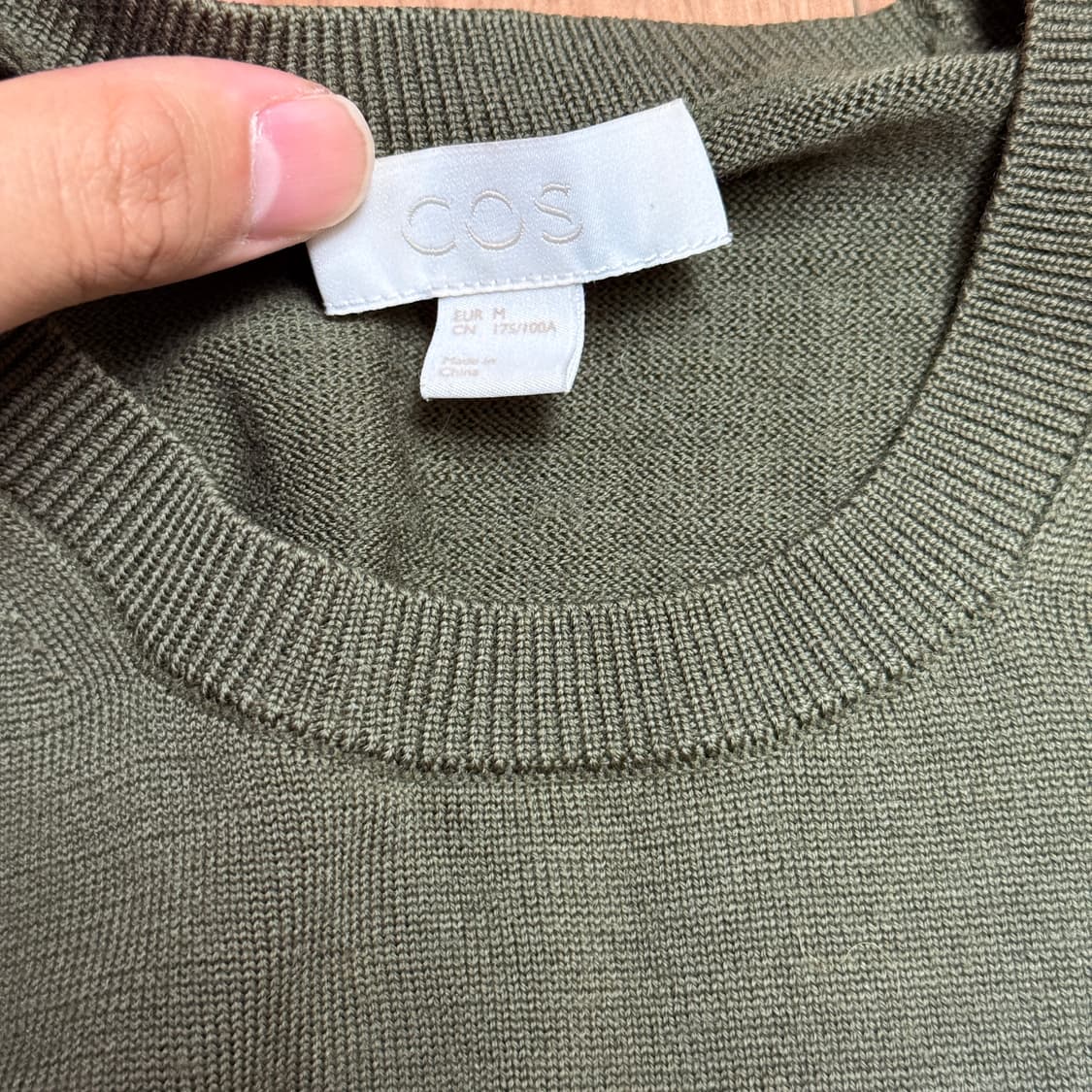 긴팔 니트 스웨터 카키색 s사이즈 상품이미지2