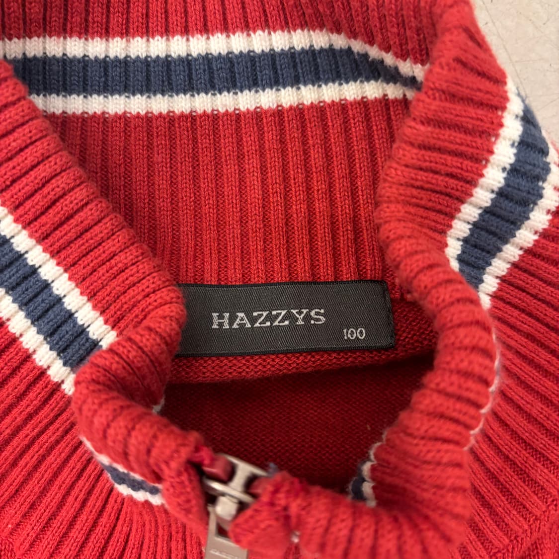 헤지스 레드 니트 집업 상품이미지3