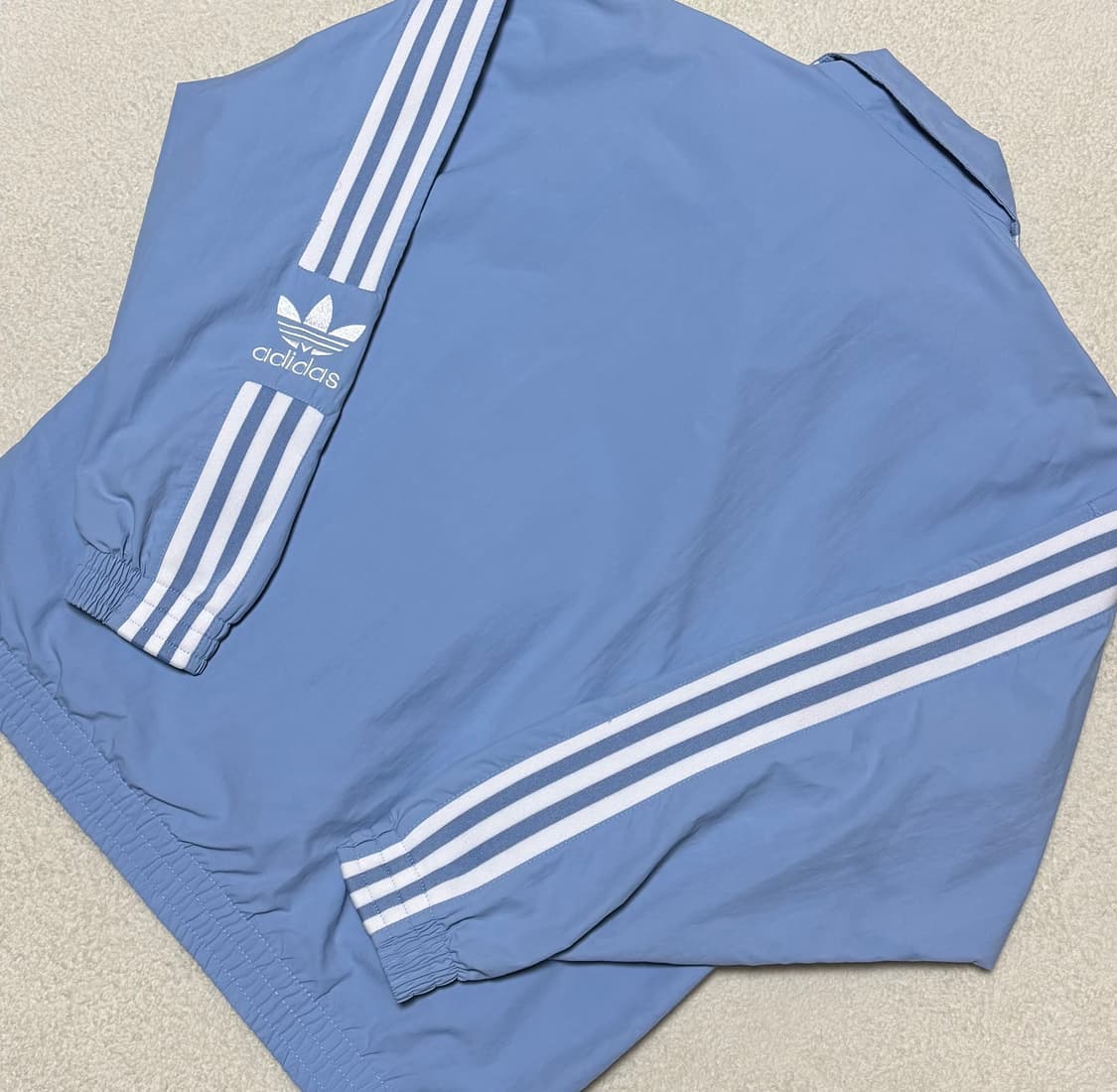 아디다스 시나모롤 스카이블루 바람막이 상품이미지9