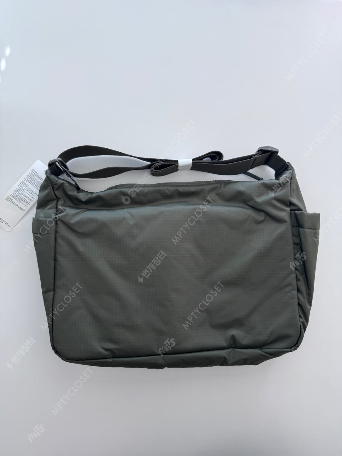 유니클로 멀티포켓 숄더백 카키 상품이미지3