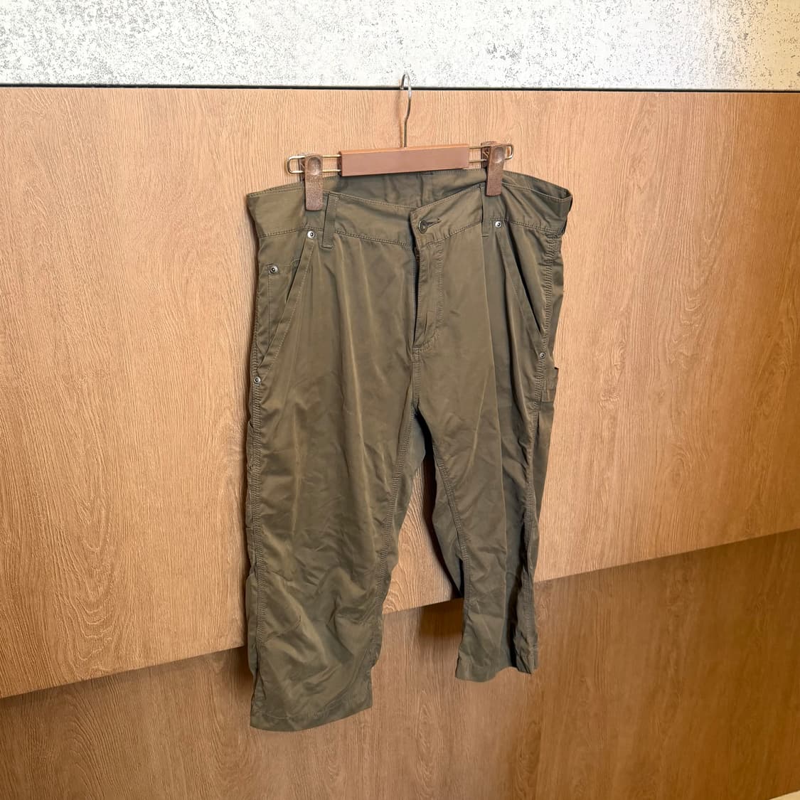 칼하트 9부 카고 카프리 팬츠 밑단 스트랩 디테일 카키 k73 상품이미지1