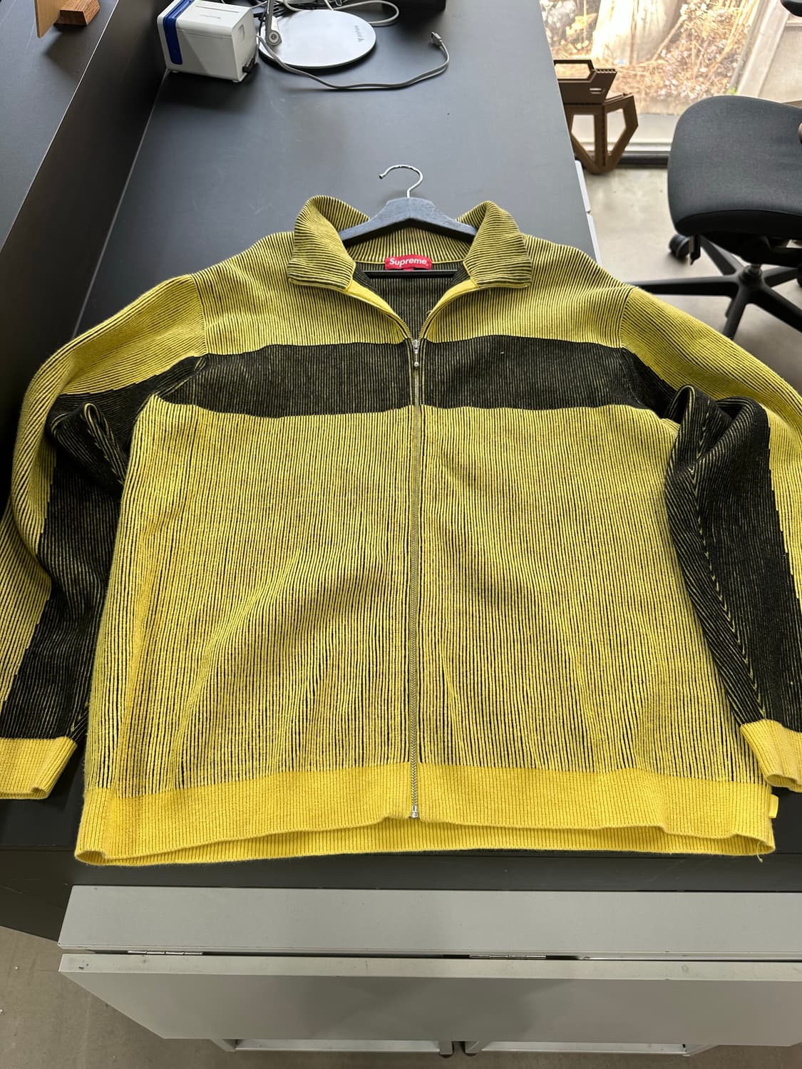 슈프림 22FW 투톤 리브드 집업 스웨터 옐로우 상품이미지7