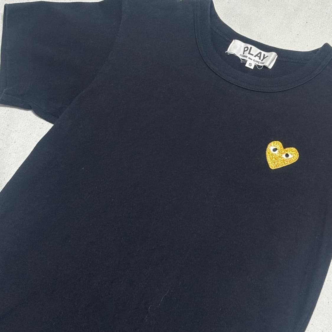 🫶🏻 꼼데가르송 여성용 골드하트와펜 블랙 반팔 티셔츠 🫶🏻 상품이미지2