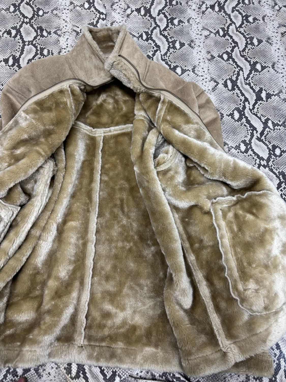 Minimal Ivory Fur Mustang 상품이미지7