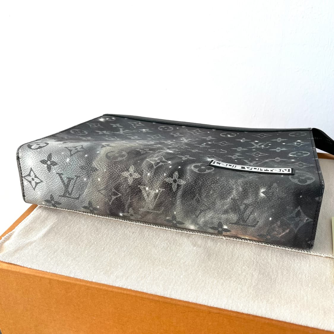[S급/한정판] 루이비통 갤럭시 포쉐트 보야주 클러치백 가방 M44448 상품이미지9