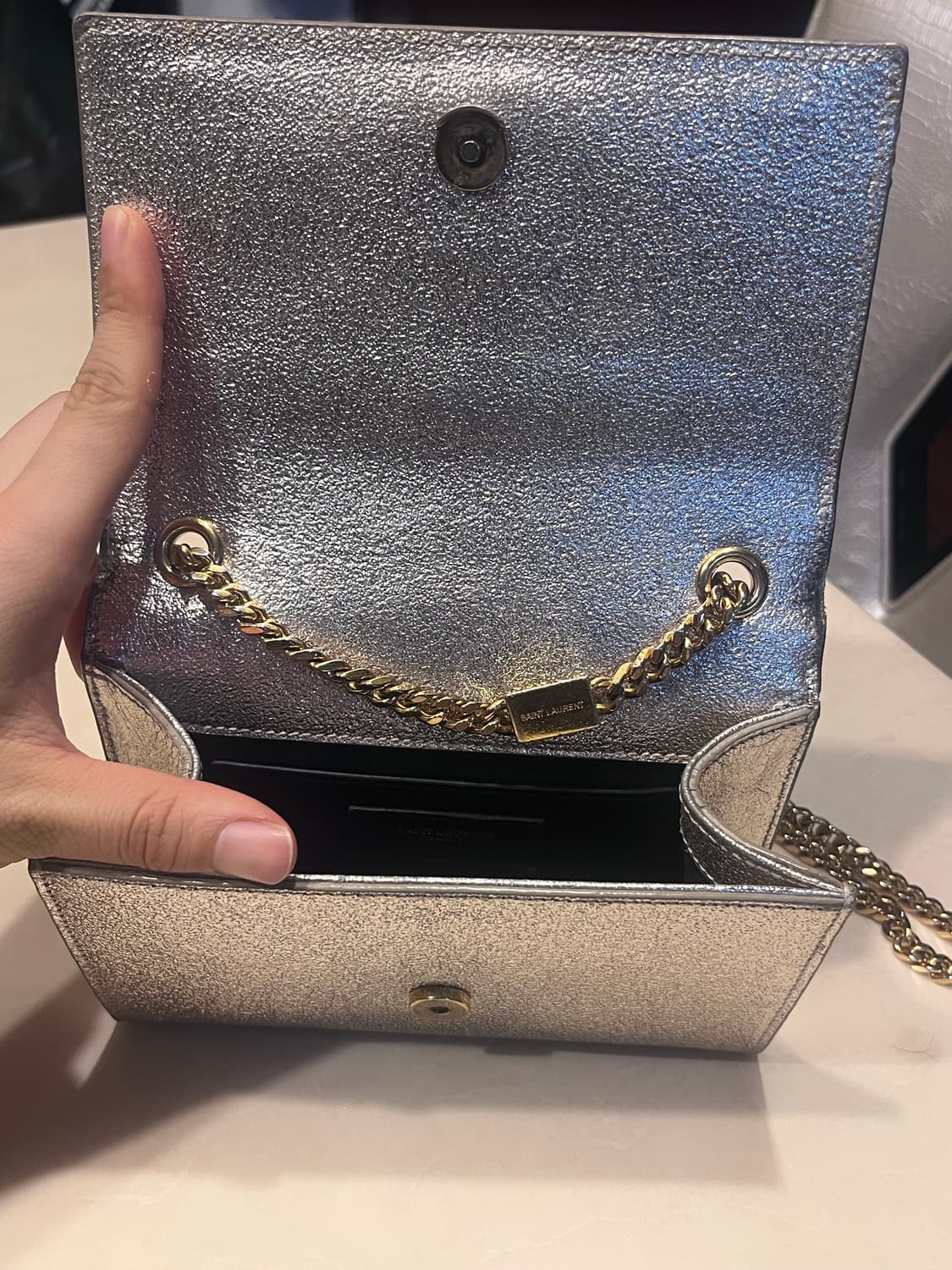 (정품) 생로랑 케이트백 실버 급처 상품이미지6