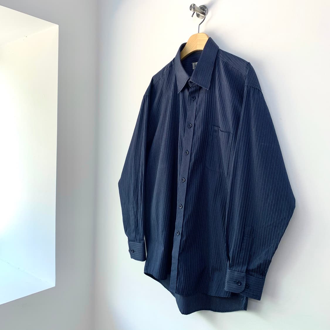 발렌시아가 BB로고 미니멀 핀 스트라이프 셔츠 상품이미지5