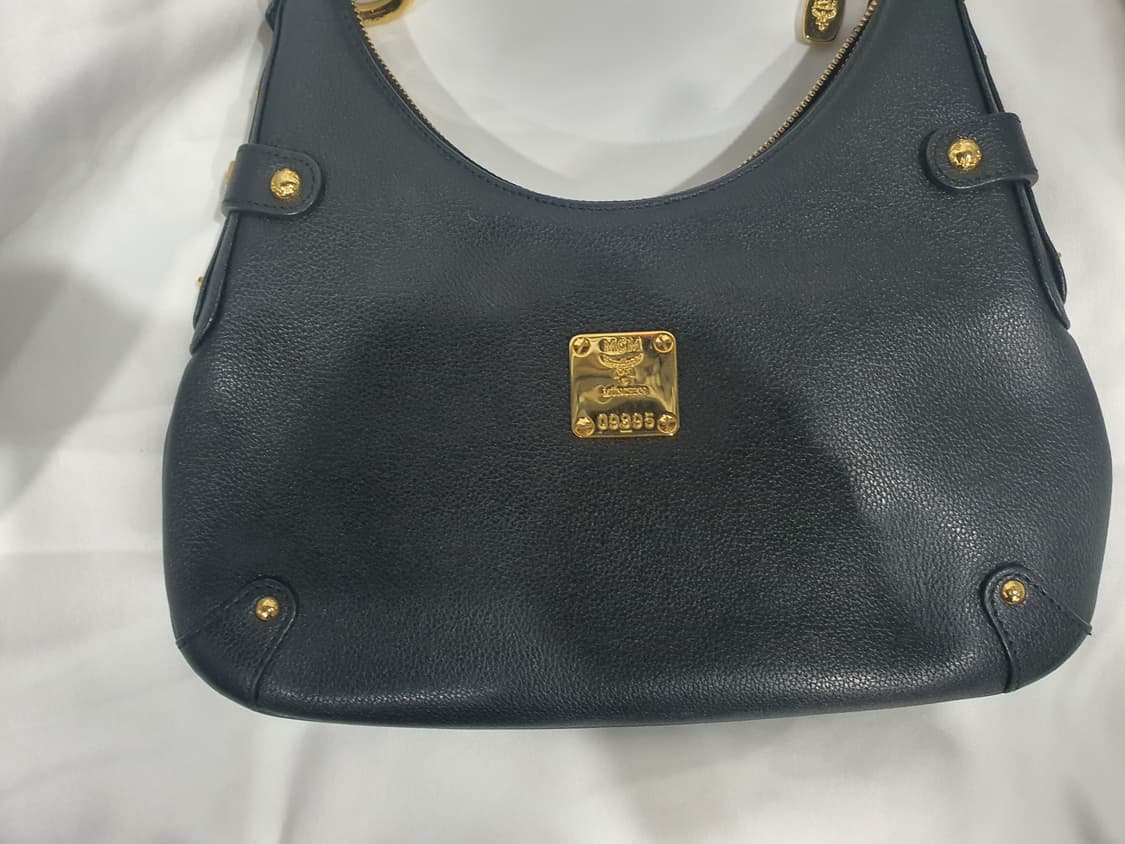 MCM 블랙 가죽 숄더백(정품) 상품이미지5