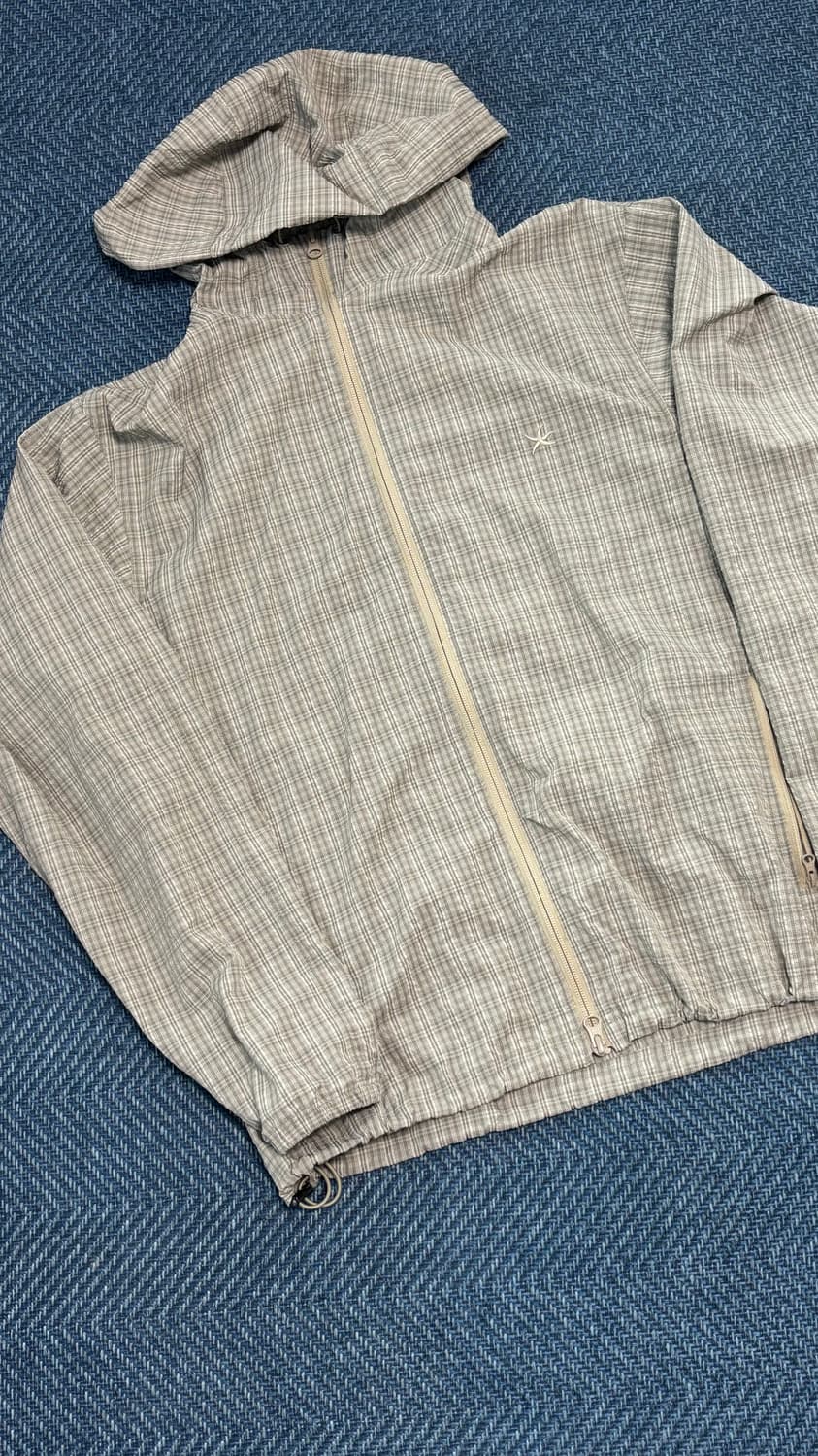 더콜디스모먼트 바람막이 상품이미지2