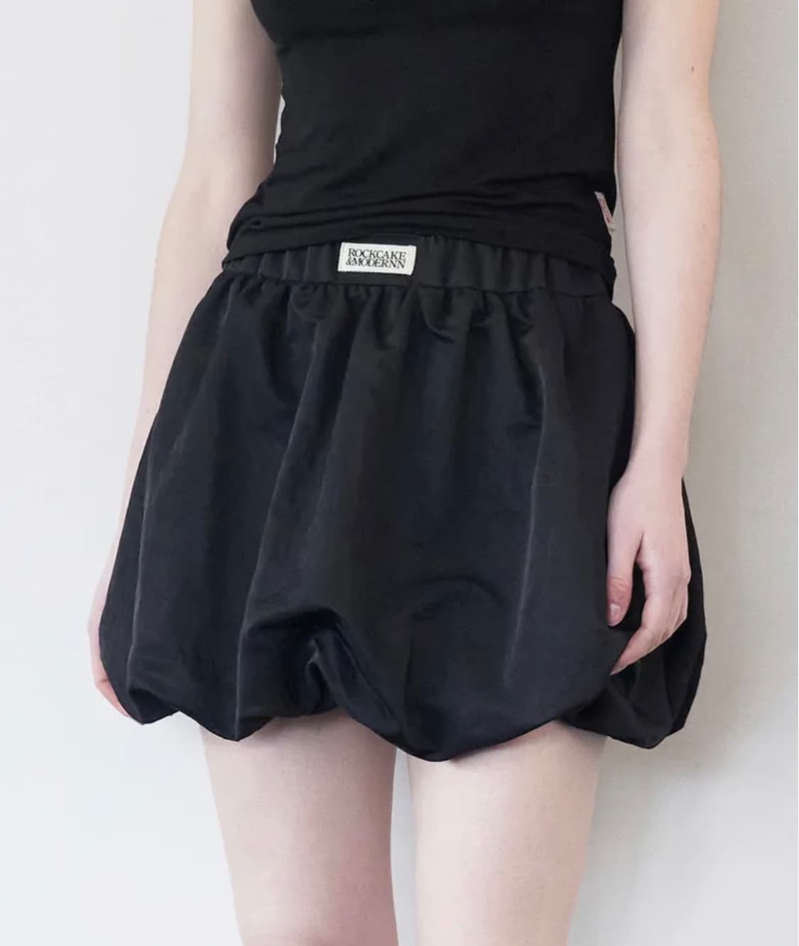 Nylon Shirred Balloon Skirt - Black 상품이미지1