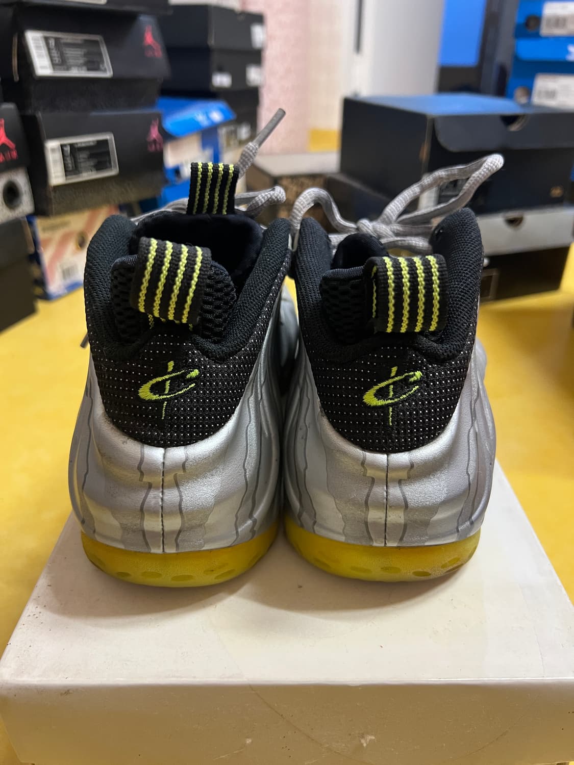 나이키 에어 폼포짓 원 상품이미지5